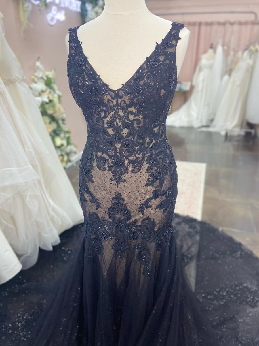 Black Straps V neck Mermaid Wedding Dress With Beads Lace